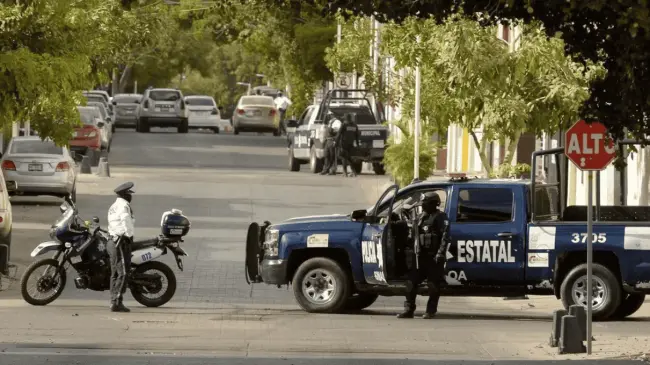 Policías estatales en Culiacán. Foto Cuartoscuro