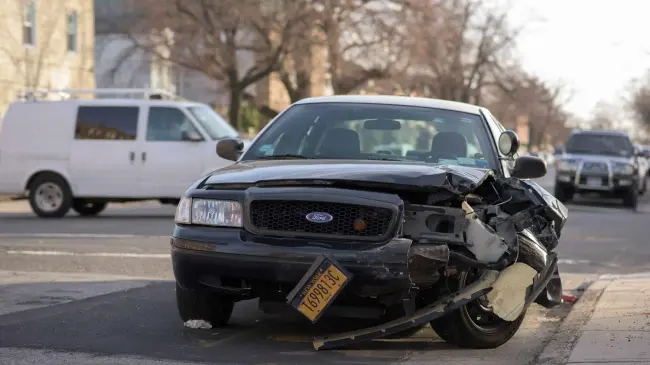 ¿A quién llamar si tuve un accidente vial en carretera?.