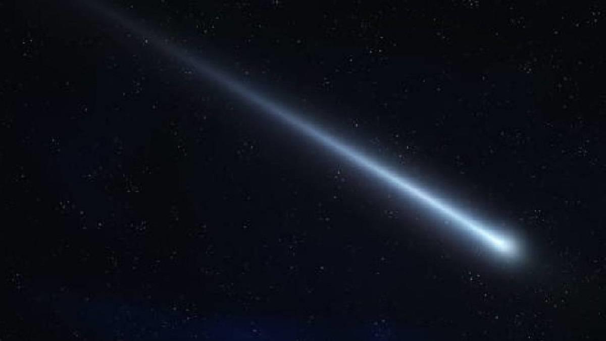 El cometa y la galaxia de Andrómeda se cruzan en un evento astronómico único. Foto: Cortesía