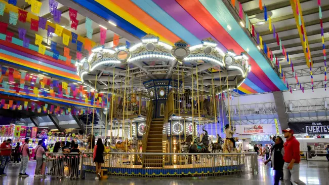 Juegos mecánicos en la Feria de Puebla 2024. Foto Reto Diario