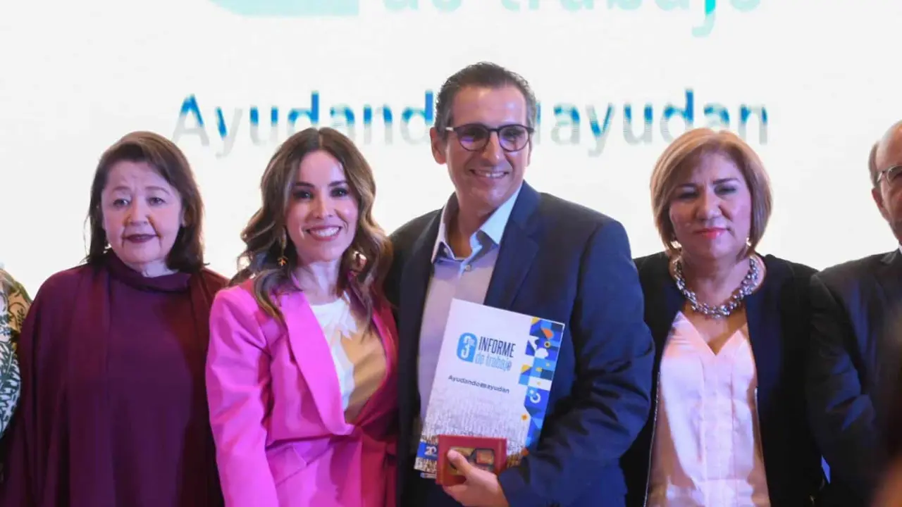 Mario Córdova Arista presenta su tercer informe como Presidente de la Junta de Asistencia Privada de Sinaloa.