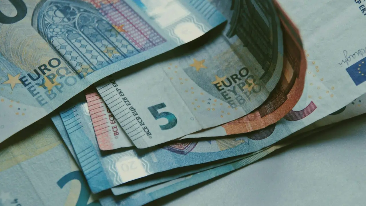 En cuánto anda el euro hoy viernes 15 de marzo en los bancos de México. Foto: Unplash