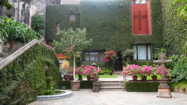 Jardin del Museo Robert Brady en Cuernavaca. Foto Wikipedia