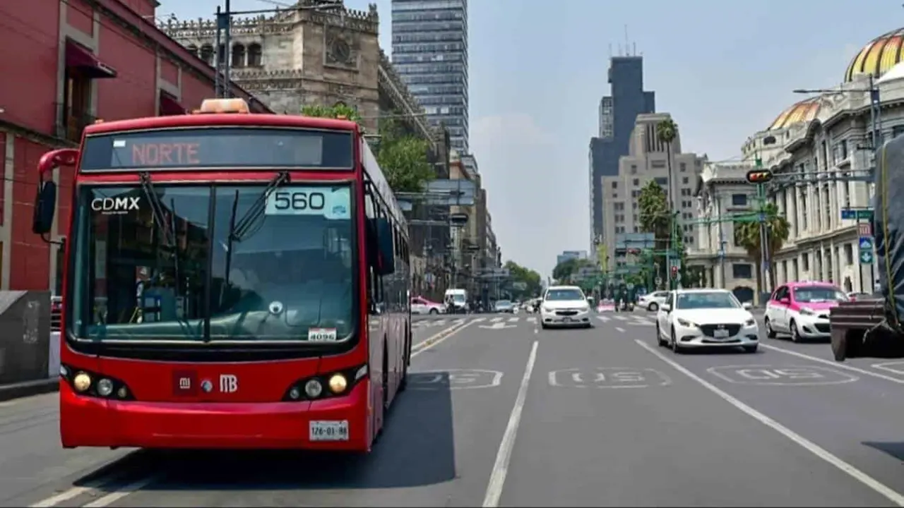 No te quedes sin transporte y programa tus horarios checando los cambios temporales del Metrobús. Foto: Cortesía