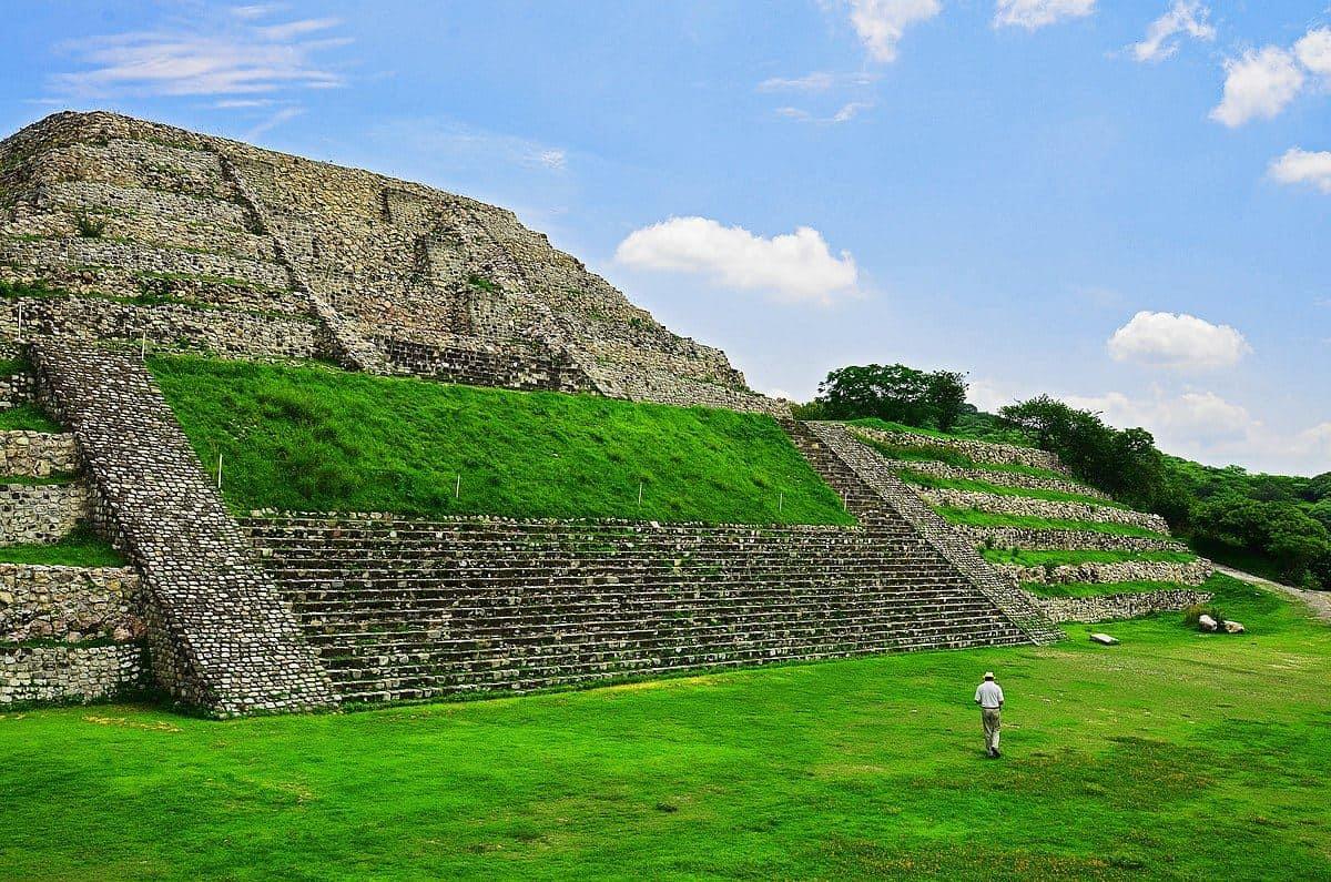 Pirámide en Xochicalco, Morelos. Foto Wikipedia