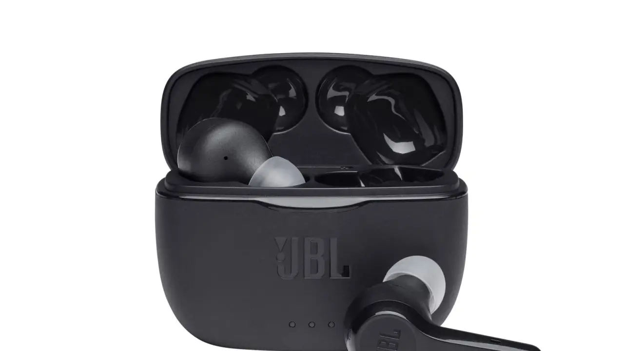 Auriculares JBL Tune 215 TWS disponibles en tres colores. Foto: Cortesía