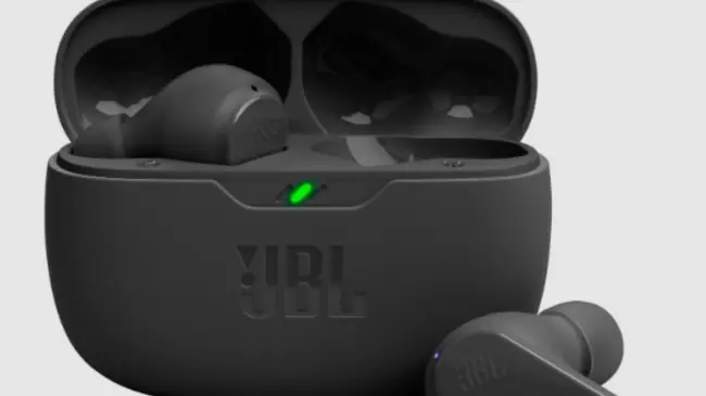 Los auriculares JBL Vibe Beam tienen un diseño ligero y batería duradera. Foto: Cortesía
