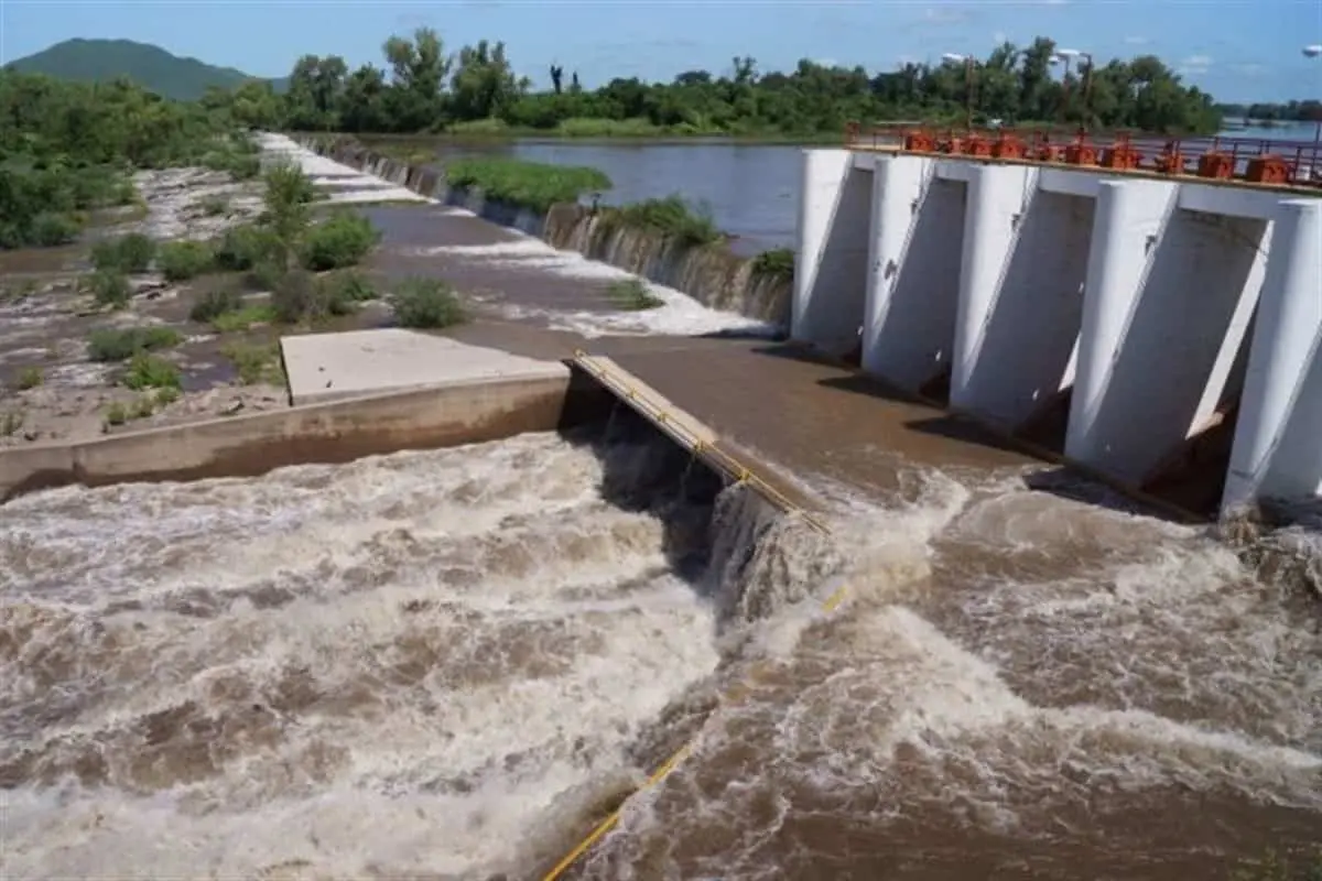 Presa derivadora sobre el Río Fuerte en la comunidad de San Blas