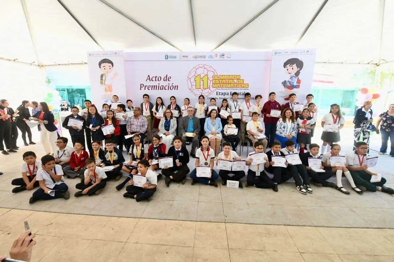 NIÑOS GANADORES OLIMPIADA DE MATEMÁTICAS.
