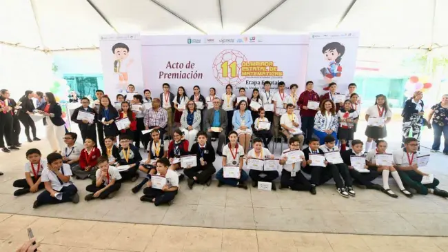 NIÑOS GANADORES OLIMPIADA DE MATEMÁTICAS.