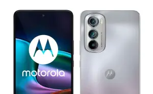 Liverpool rebaja 4 mil pesos el smartphone Motorola Edge 30: pantalla de primer nivel