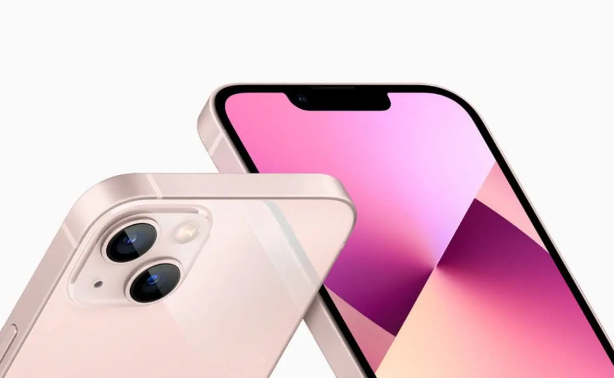 El iPhone 13 viene con pantalla Super Retina XDR y batería duradera. Foto: Apple