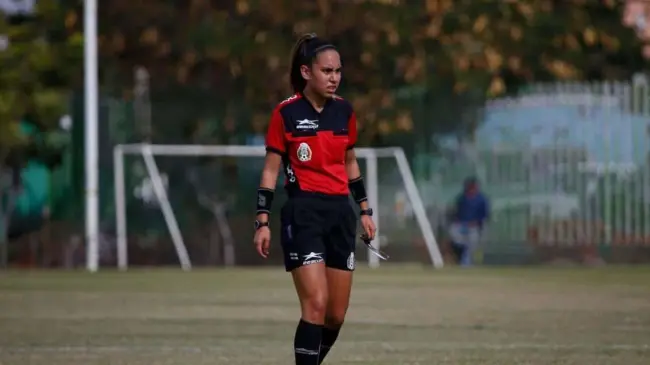 María Fernanda Márquez acumula casi 200 partidos de experiencia como árbitra. Foto: Cortesía