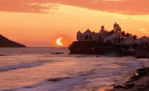 Como llegar a Mazatlán desde Los Mochis, Sinaloa, para ver el eclipse solar del 8 de abril