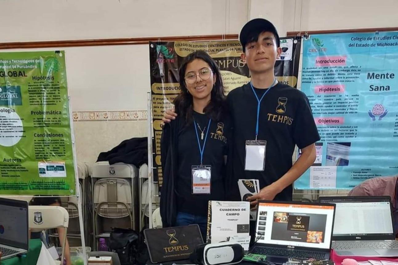 Estudiantes del Cecytem ganan dos oros con proyectos de ciencia.