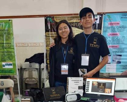Jóvenes de Michoacán ganan concurso de ciencia con proyecto para ayudar a estudiantes con problemas de compresión y atención