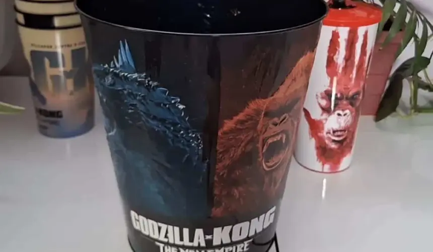 La palomera de Godzilla que lanzó Cinemex es metálica. Foto: Coleccionables de Cine y Más