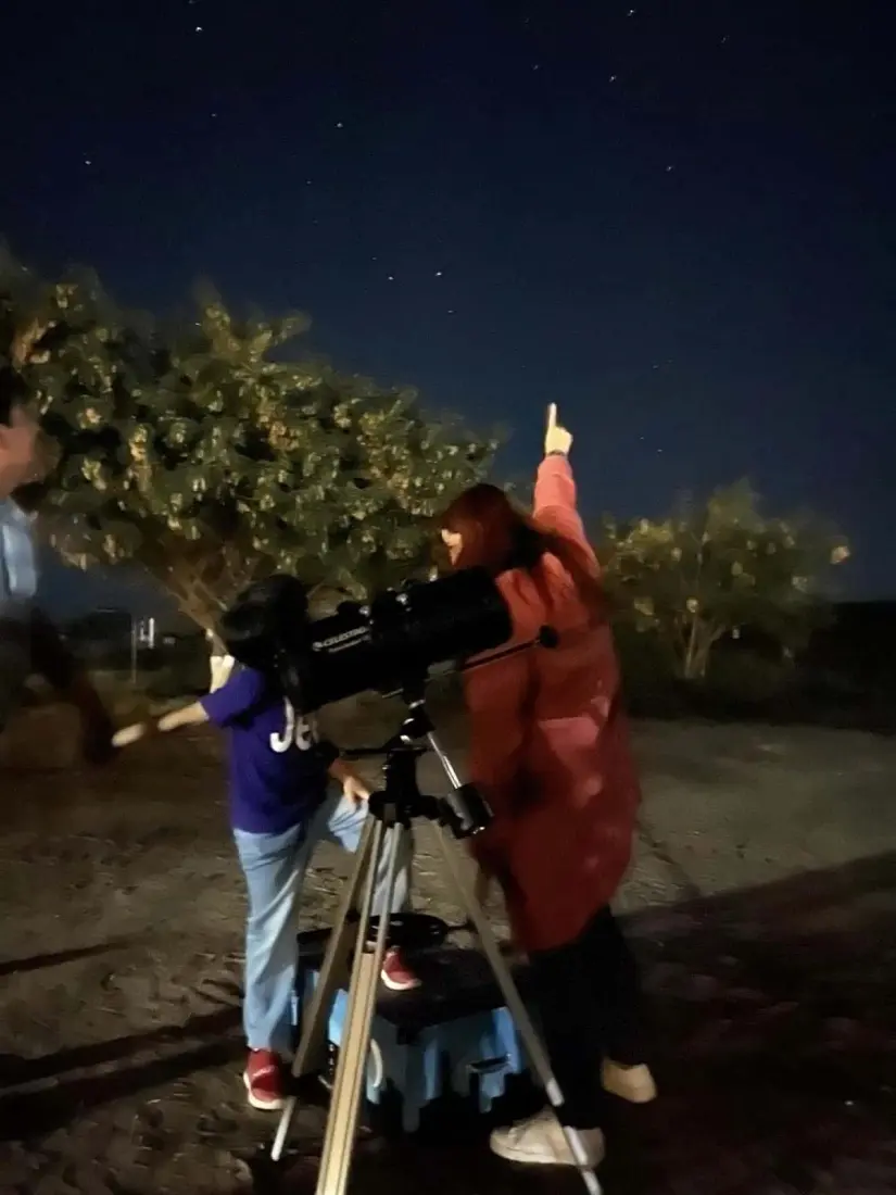 Asistentes de todas las edades pudieron observar la luna, estrellas y planetas