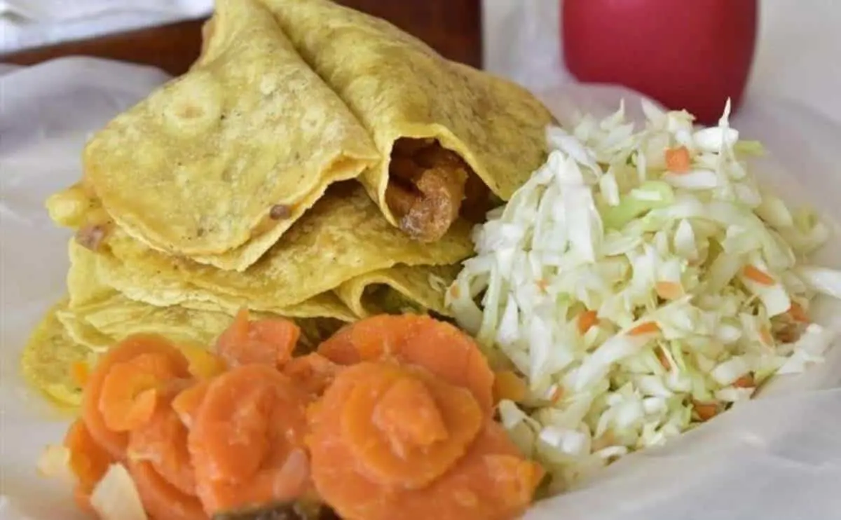 Paquete de tacos en Tacos Ana. Foto José Luis Tapia para Aderezo