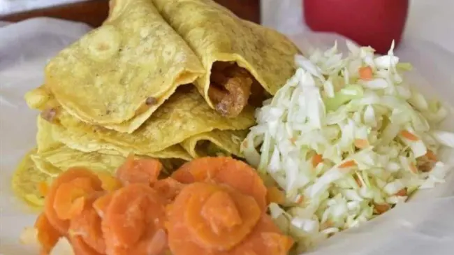 Paquete de tacos en Tacos Ana. Foto José Luis Tapia para Aderezo
