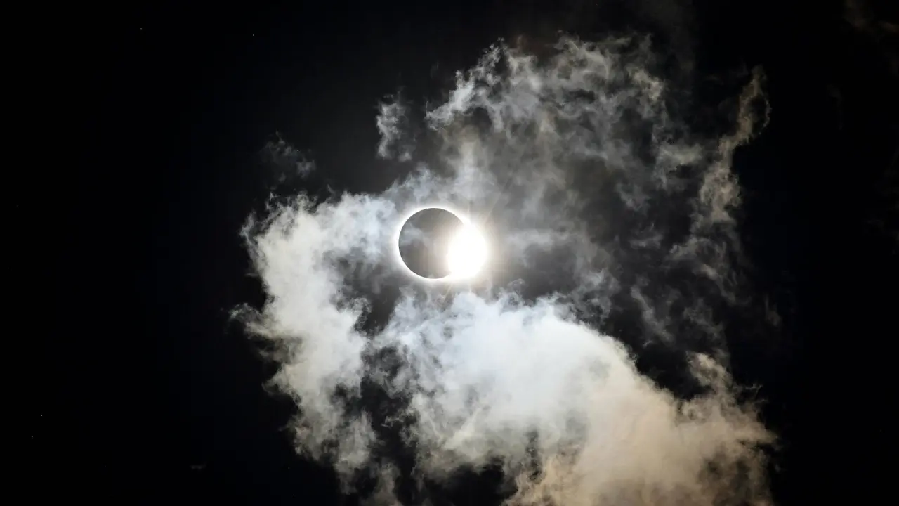 Eclipse solar 8 de abril.