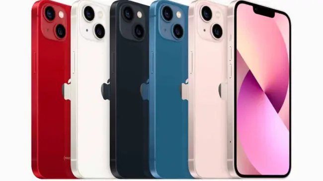 El iPhone 13 se encuentra disponible en varios colores, para que elijas tu favorito. Foto: Apple