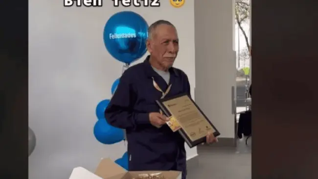 Así le dio las gracias Metalsa Nuevo León a Don Isidro por haber trabajado con ellos 58 años.