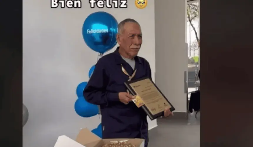 Así le dio las gracias Metalsa Nuevo León a Don Isidro por haber trabajado con ellos 58 años.