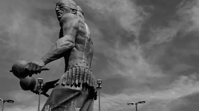 Escultura del Danzante de Sonora. Instagram @deltingo.altango
