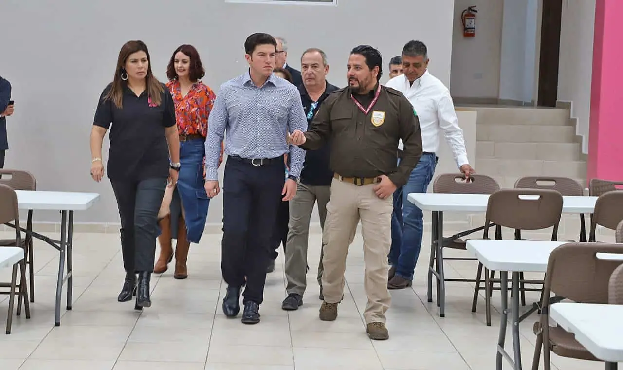 El gobernador Samuel García en elAlbergue para Migrantes, Unidad Zuazua. Foto: Cortesía