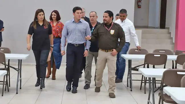 El gobernador Samuel García en elAlbergue para Migrantes, Unidad Zuazua. Foto: Cortesía