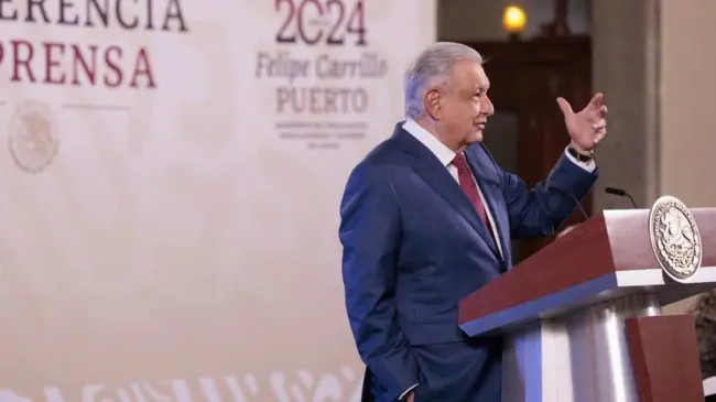AMLO.
