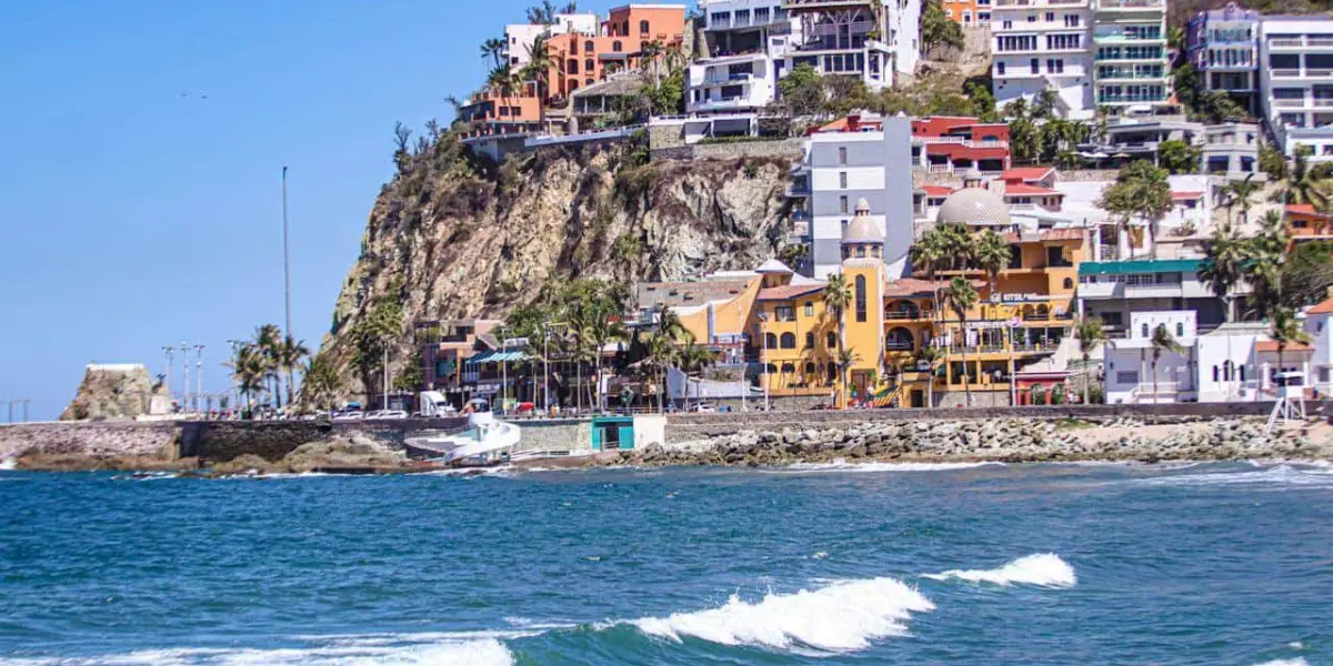 Mazatlán. Por condiciones del clima, cierran puerto a la navegación.