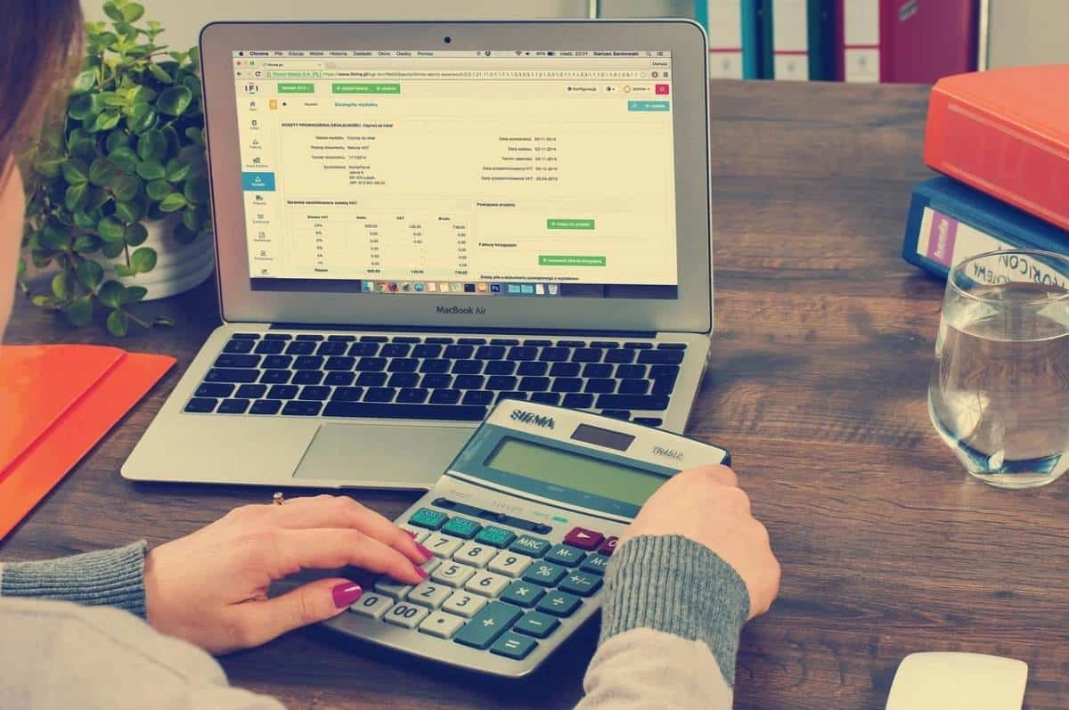 Las personas físicas deben entregar su declaración anual al SAT entre el 1 y 30 de abril de 2024. Foto: Pixabay