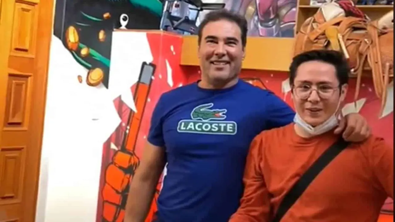 Artista realiza increíbles murales de superhéroes en la casa de Eduardo Yáñez.