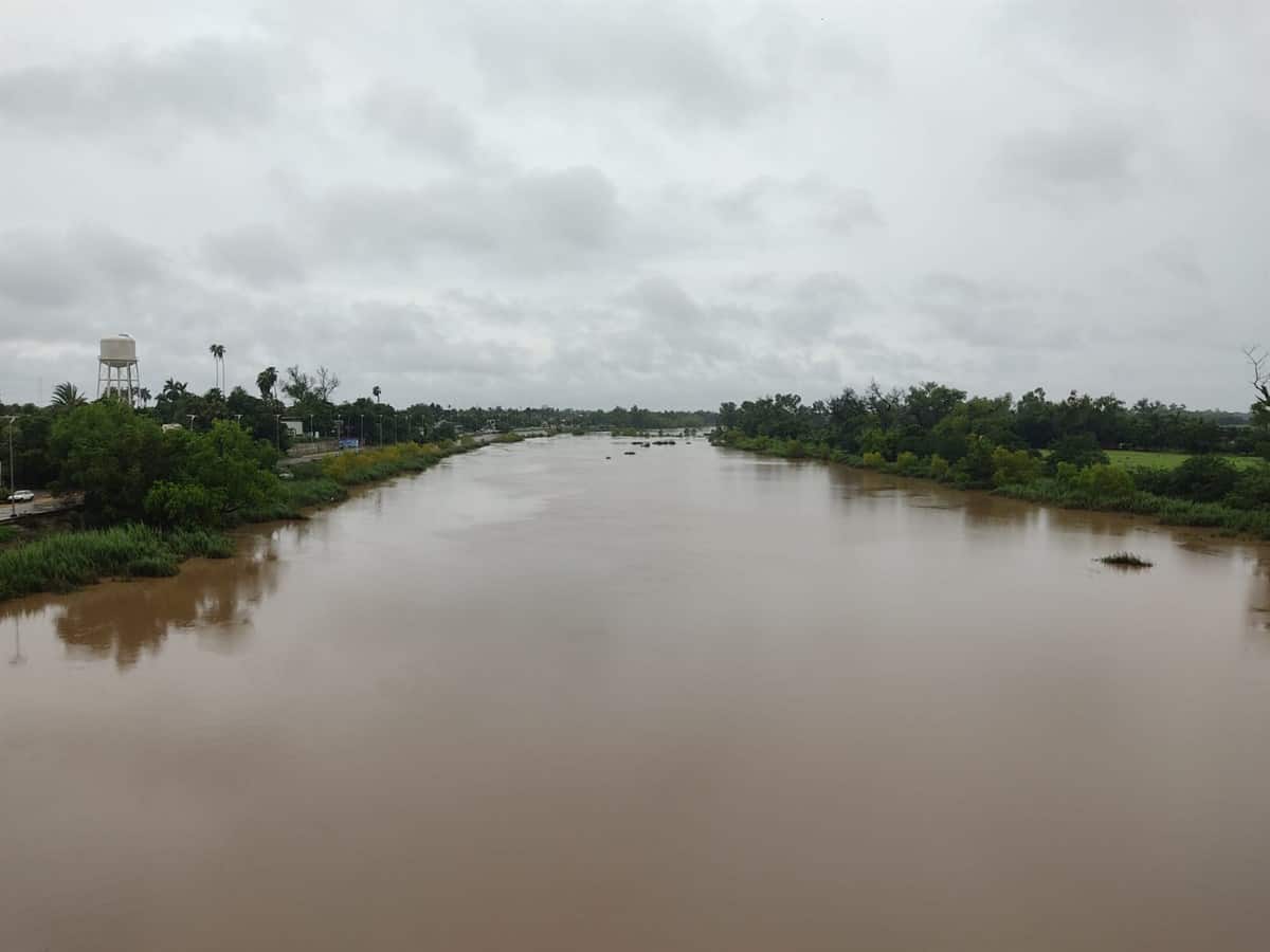Cauce del Río Sinaloa a inicio de temporada de lluvia