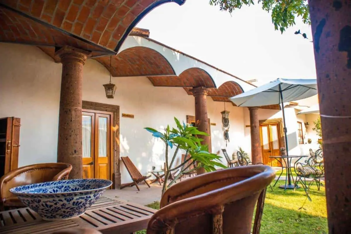 Jardín del Hotel La Casona en Huichapan. Foto Booking