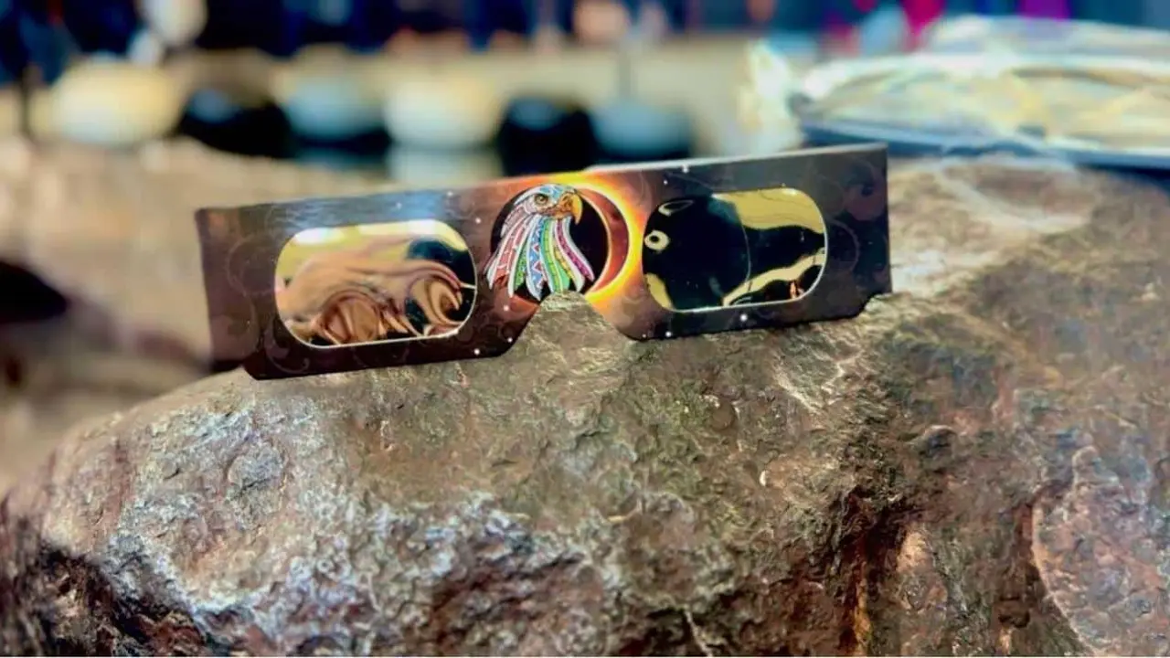 Lugares en Mazatlán donde se regalarán lentes para ver el eclipse solar.