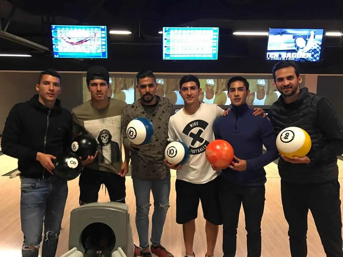 Jugadores de boliche en TEN Pin Pachuca. Foto TripAdvisor