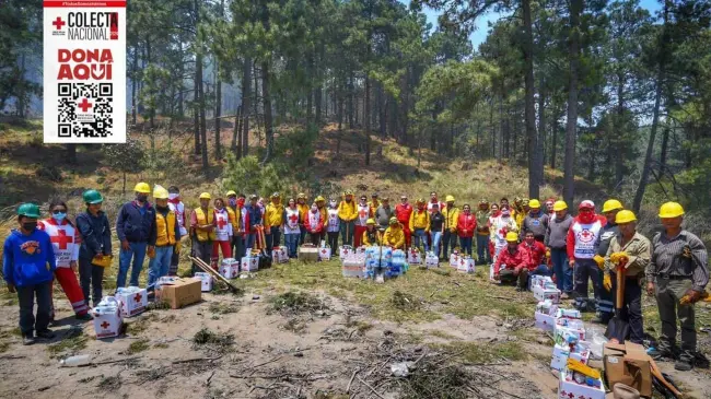 Cruz Roja Toluca, brigadistas, autoridades y sociedad, unen esfuerzos para combatir incendios en Lerma. Foto Cruz Roja Toluca