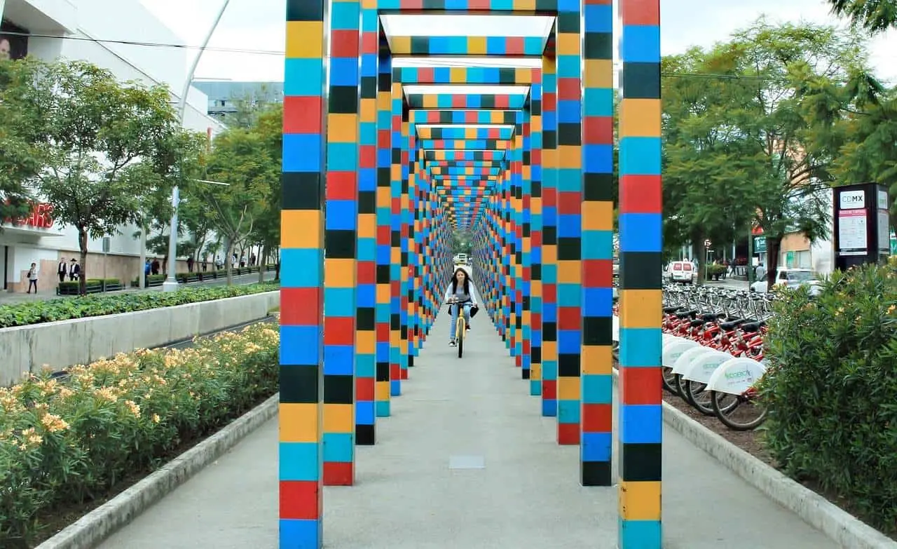 Paseo en bicicleta por la Ciudad de México. Foto Pixabay
