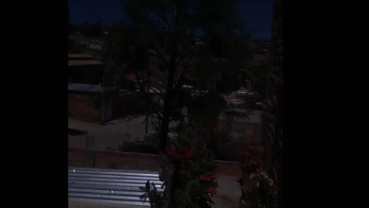 Con el eclipse solar llegó la oscuridad algunos lugares de Zacatecas. Foto: Captura de pantalla Periódico SOMOS