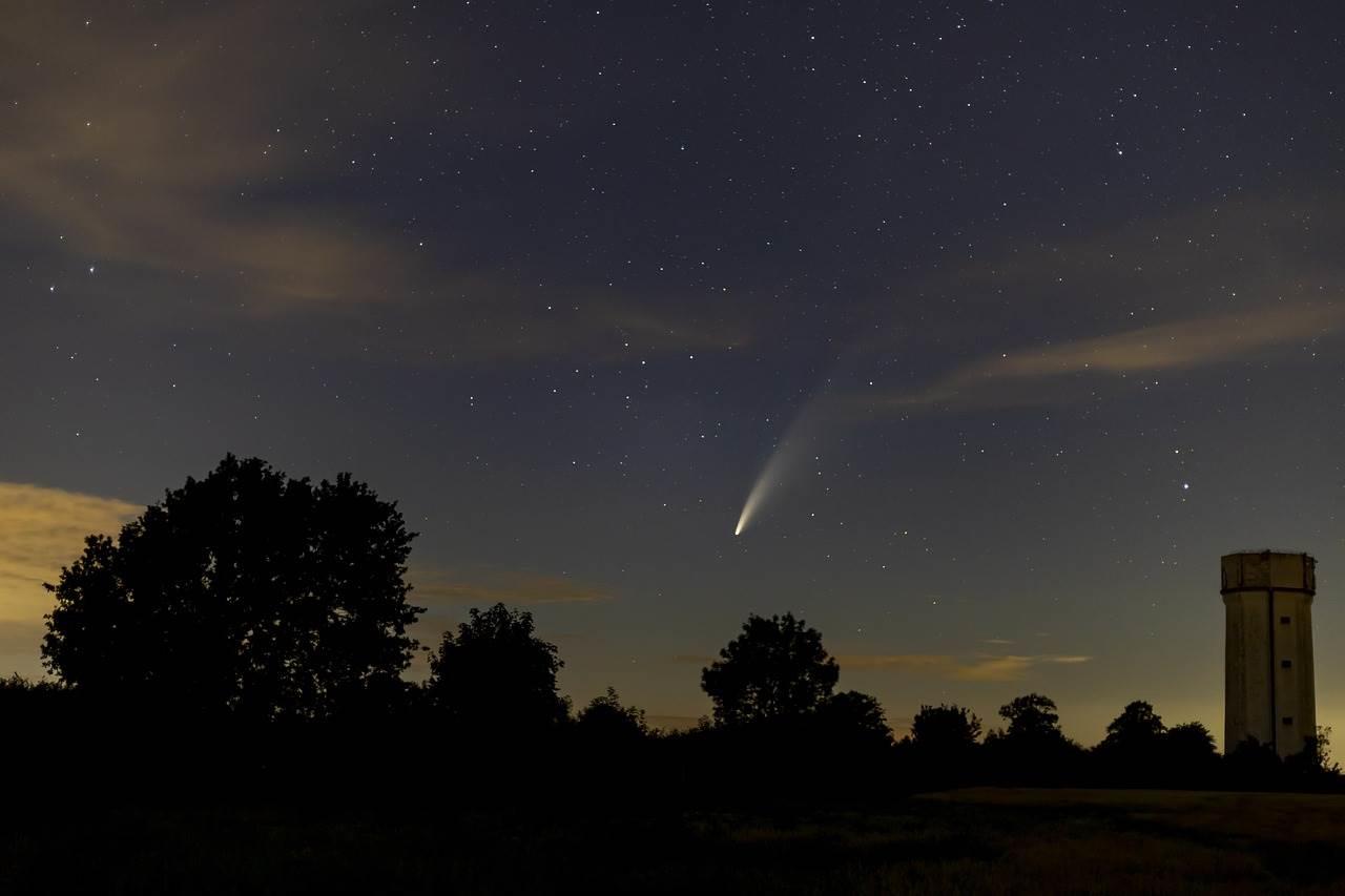 Cuál será la mejor hora para ver el cometa Diablo en México durante el eclipse solar. Foto: Pixabay (temática)