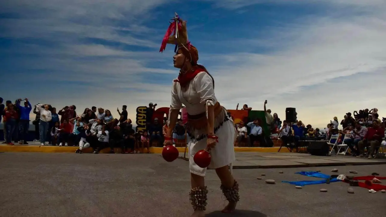 Danza del venado, durante el eclipse solar en Elota.