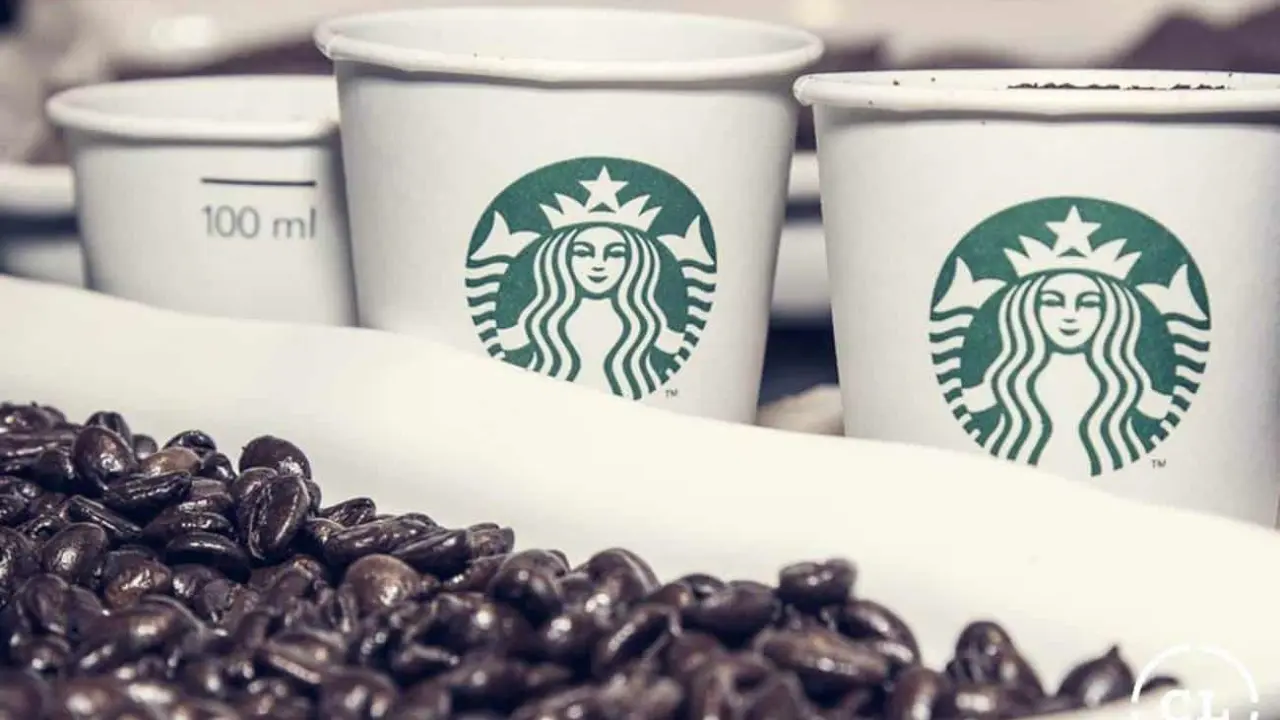 Hoy Starbucks lanza promoción especial para disfrutar Eclipse Solar.