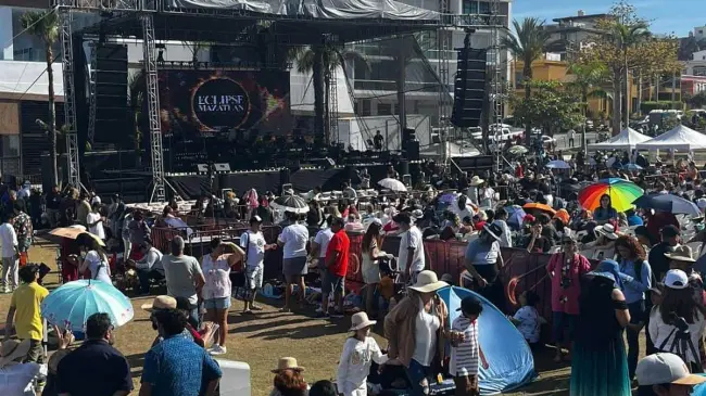 Lo que se vive en Mazatlán, previo al eclipse solar. Foto: Rodrigo Ampie