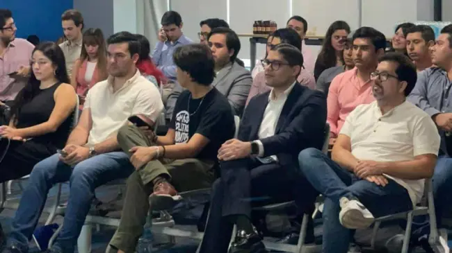 Taller de la Comisión de Empresarios Jóvenes Coparmex N.L. Foto FB Oficial