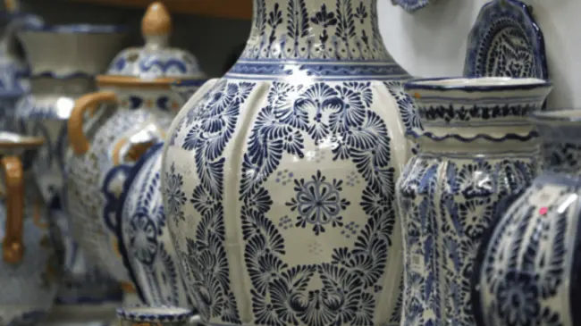 Talavera, una de las principales artesanías de Puebla. Foto Architectural