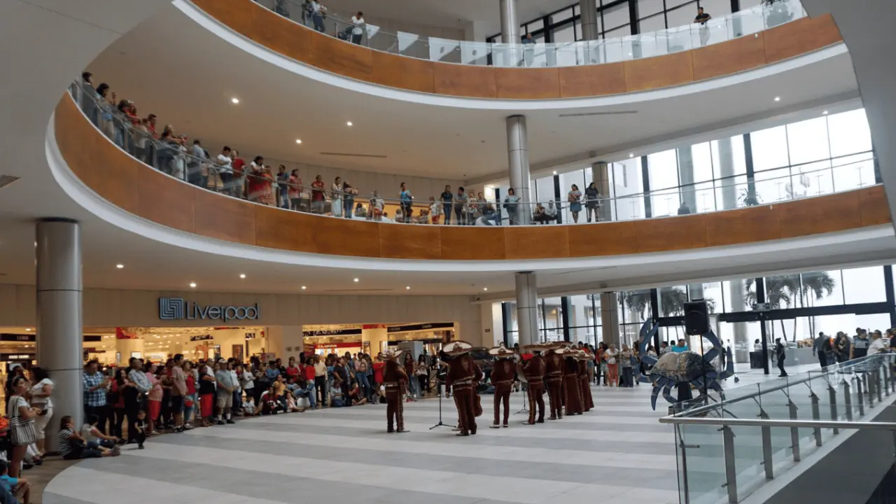 Presentan mariachi en plaza Altama City Center de Tampico. Foto FB Altama City Center