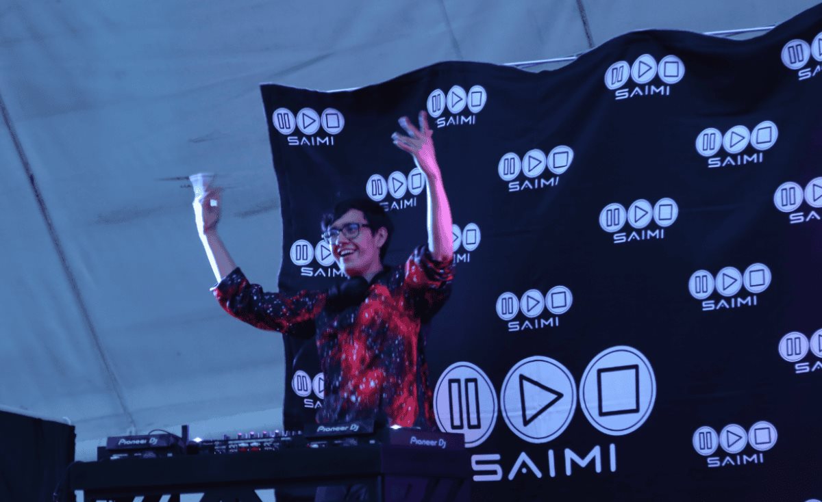 DJ Artronick en su set en la primera edición del Electric RAM (2022). Foto Saimi.